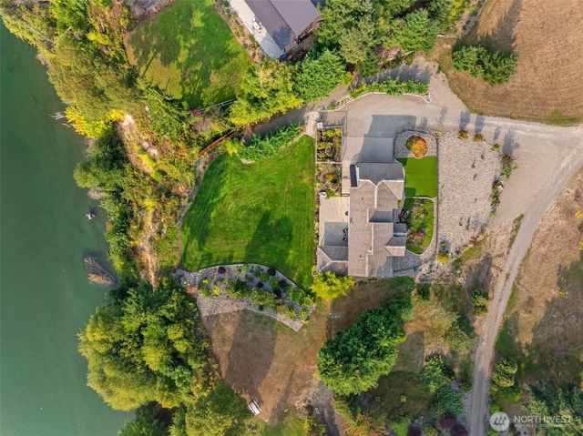 460 E Stretch Island Road S, Grapeview, WA 98546