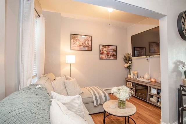 182 W 8th 1, Boston, MA 02127