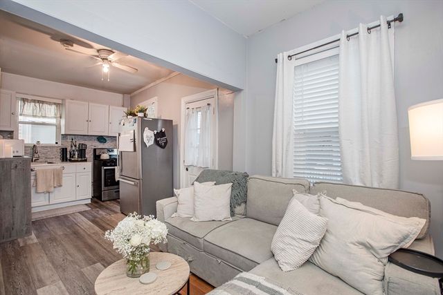 182 W 8th 1, Boston, MA 02127