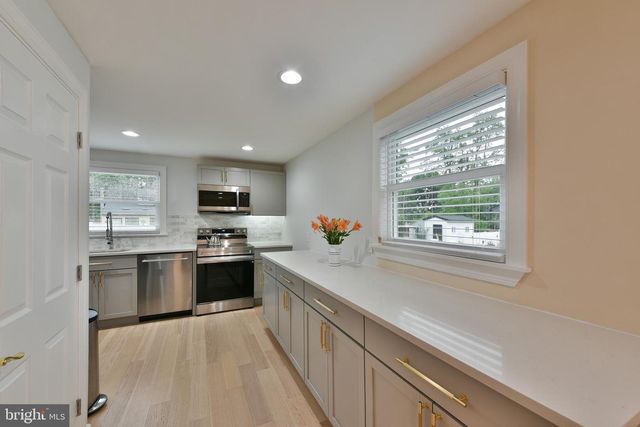 120 ORCHARD DR, Fallsington, PA 19054