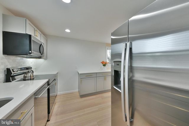 120 ORCHARD DR, Fallsington, PA 19054