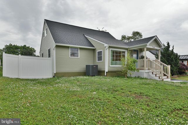 120 ORCHARD DR, Fallsington, PA 19054