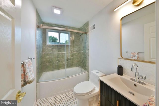 120 ORCHARD DR, Fallsington, PA 19054