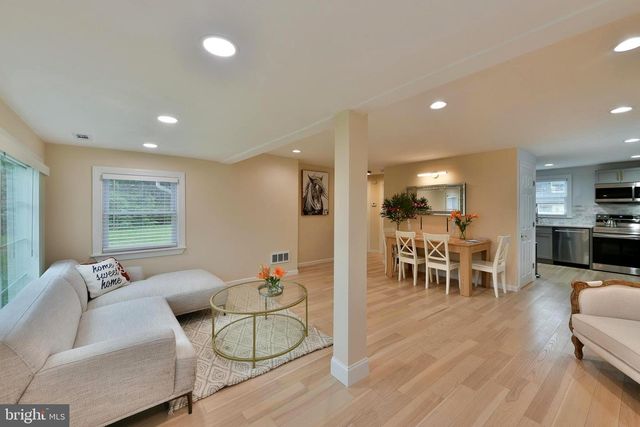 120 ORCHARD DR, Fallsington, PA 19054