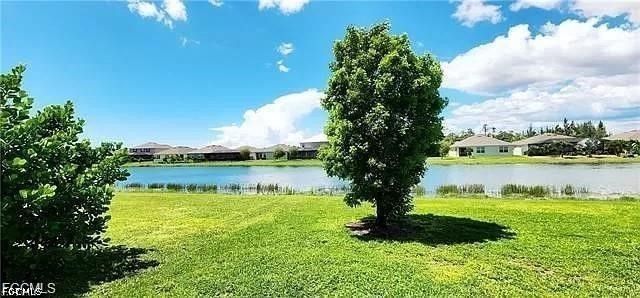 2625 Manzilla LN, Cape Coral, FL 33909