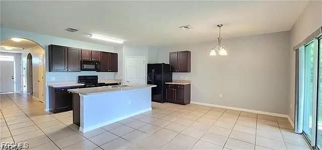 2625 Manzilla LN, Cape Coral, FL 33909