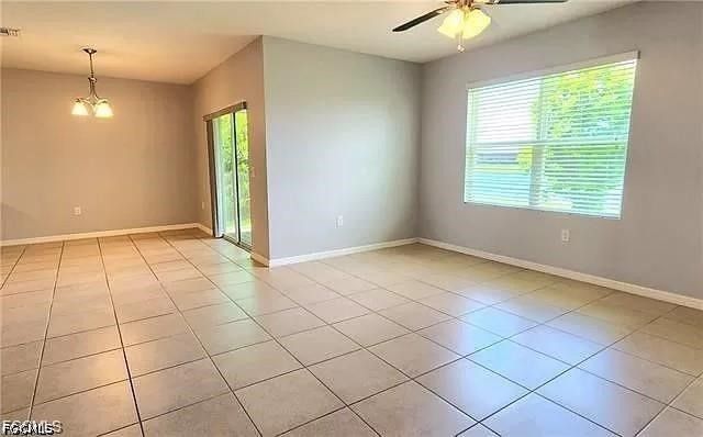 2625 Manzilla LN, Cape Coral, FL 33909