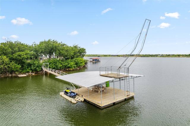 326 Moonshine Circle, Seymour, TX 76380