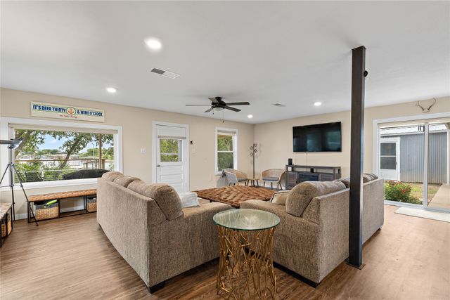 326 Moonshine Circle, Seymour, TX 76380