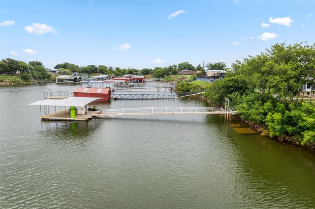 326 Moonshine Circle, Seymour, TX 76380