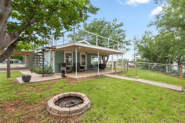 326 Moonshine Circle, Seymour, TX 76380