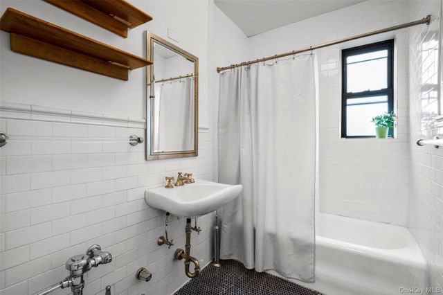 412 Munro Avenue 3F, Mamaroneck, NY 10543