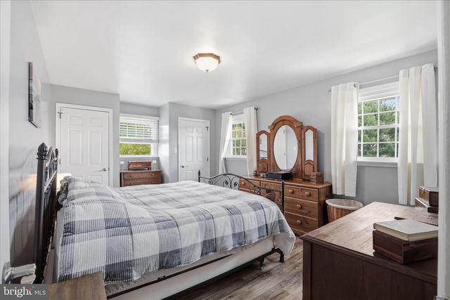 22 HILLCREST DR, Millersville, PA 17551