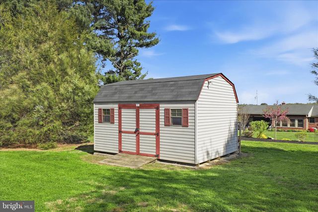 22 HILLCREST DR, Millersville, PA 17551