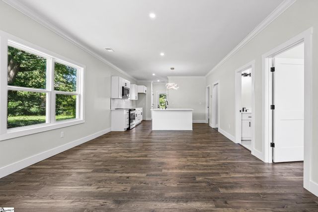 81 Palmetto Street, Clinton, SC 29325