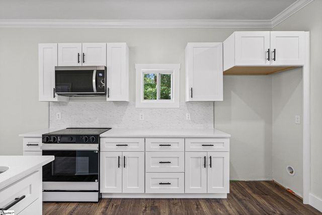 81 Palmetto Street, Clinton, SC 29325