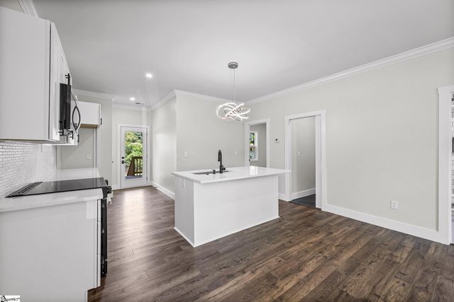 81 Palmetto Street, Clinton, SC 29325