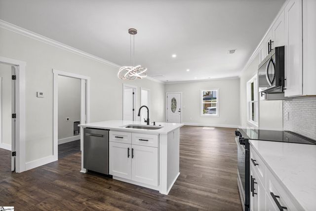 81 Palmetto Street, Clinton, SC 29325
