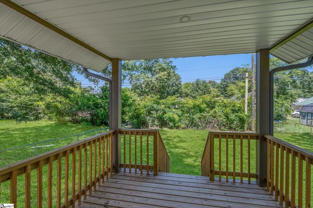 81 Palmetto Street, Clinton, SC 29325
