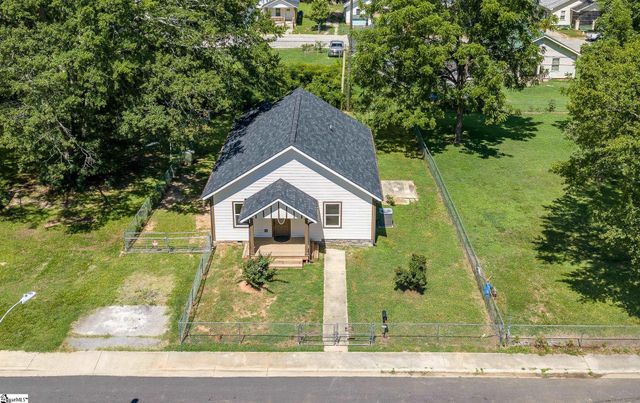 81 Palmetto Street, Clinton, SC 29325