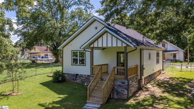 81 Palmetto Street, Clinton, SC 29325