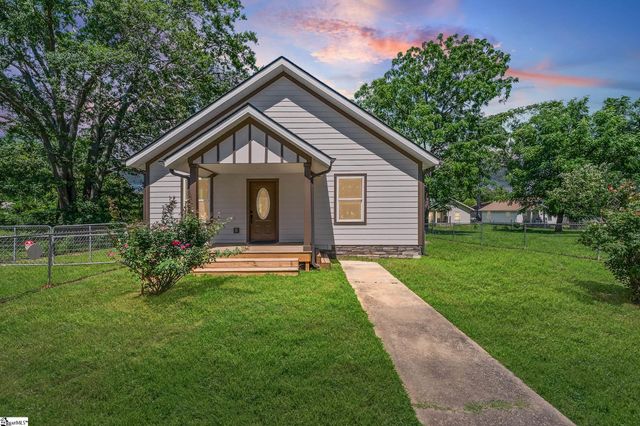 81 Palmetto Street, Clinton, SC 29325
