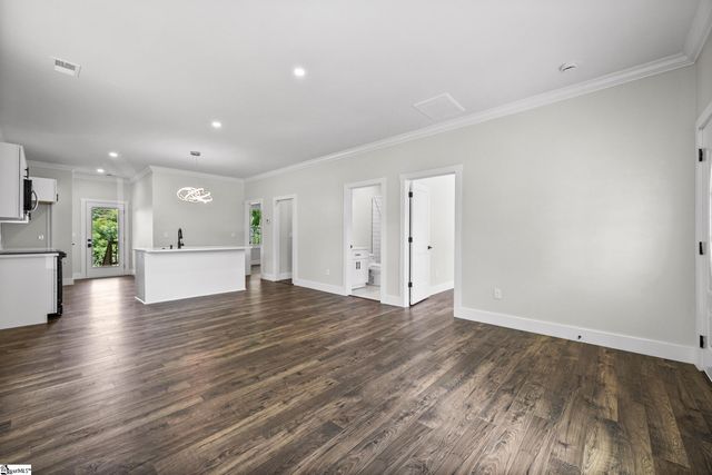 81 Palmetto Street, Clinton, SC 29325
