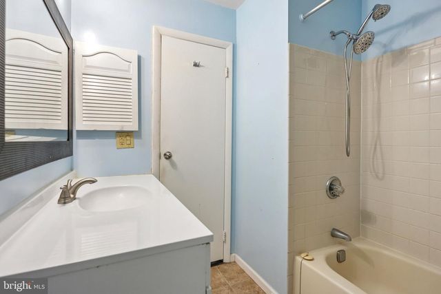 127 DEVONSHIRE CT, Sewell, NJ 08080