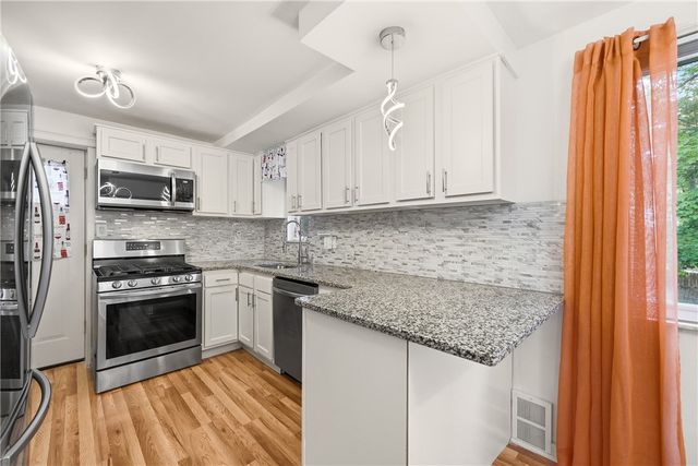 212 Richland Dr, Penn Hills, PA 15235