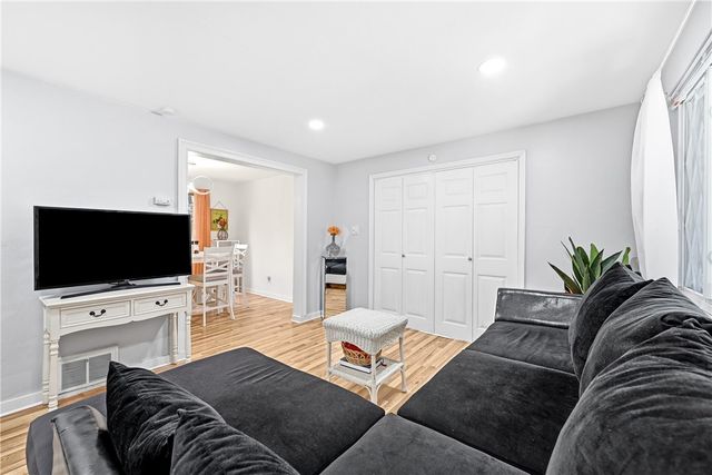 212 Richland Dr, Penn Hills, PA 15235