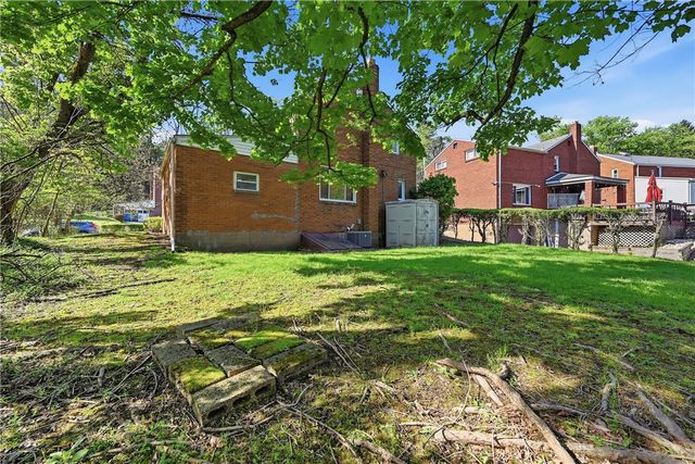 212 Richland Dr, Penn Hills, PA 15235