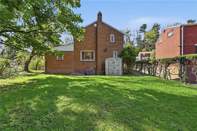 212 Richland Dr, Penn Hills, PA 15235