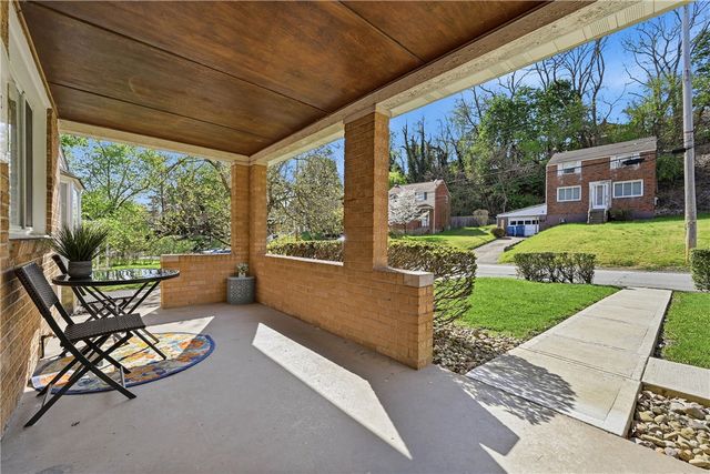 212 Richland Dr, Penn Hills, PA 15235