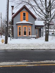 822 N Michigan St Street, Elkhart, IN 46514