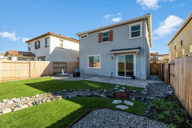 3193 Arbor View Dr, Folsom, CA 95630