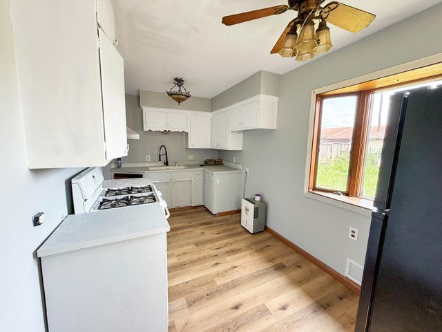 1644 Woodbridge Street, Saint Paul, MN 55117