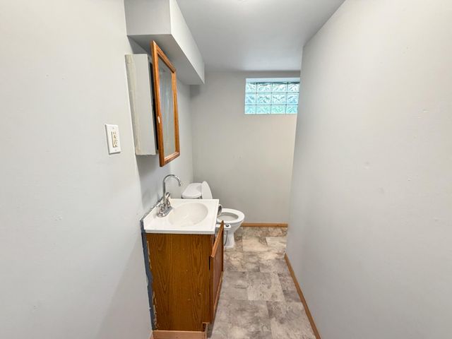 1644 Woodbridge Street, Saint Paul, MN 55117