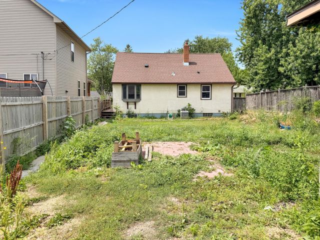 1644 Woodbridge Street, Saint Paul, MN 55117