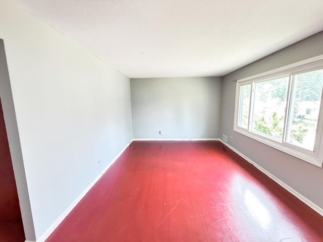 1644 Woodbridge Street, Saint Paul, MN 55117