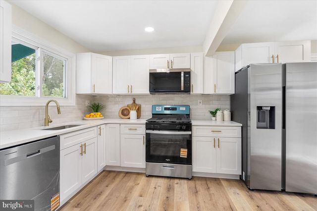 8029 DUVALL AVE, Baltimore, MD 21237