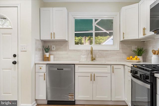 8029 DUVALL AVE, Baltimore, MD 21237