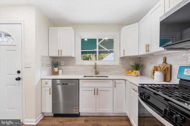 8029 DUVALL AVE, Baltimore, MD 21237