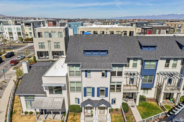 11271 S HIGH CREST LN, South Jordan, UT 84009