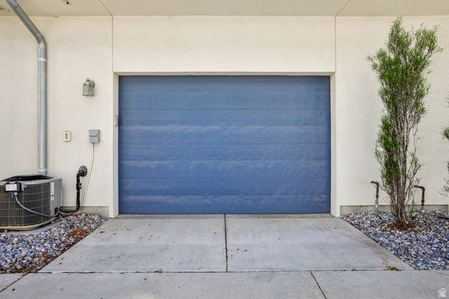 11271 S HIGH CREST LN, South Jordan, UT 84009
