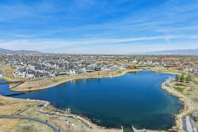 11271 S HIGH CREST LN, South Jordan, UT 84009