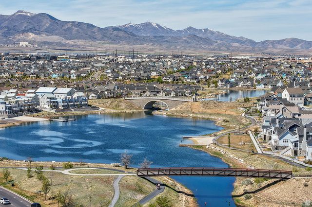 11271 S HIGH CREST LN, South Jordan, UT 84009