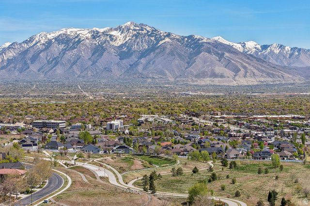 11271 S HIGH CREST LN, South Jordan, UT 84009