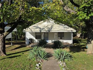 206 McKennon Street, Berryville, AR 72616