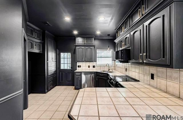 9210 Gary St, Denham Springs, LA 70726