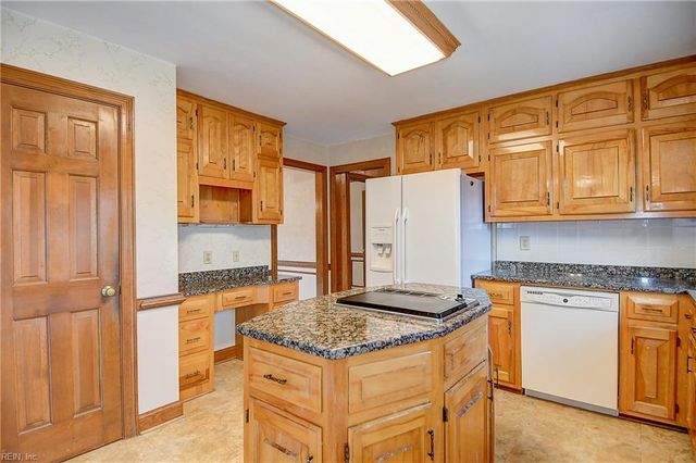 1924 Grayfalcon DR, Norfolk, VA 23518